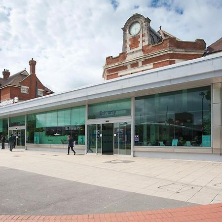 Basingstoke Apartments - Westlands House, City Centre, Home-From-Home Exterior foto